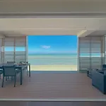 アパート Luxury Seafront Apartment, Parking And By Host Hero *