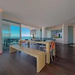 아파트 Luxury Seafront Apartment, Parking And By Host Hero 시비타노바 마르셰