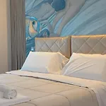 아파트 Luxury Seafront Apartment, Parking And By Host Hero