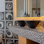 Luxury Seafront Apartment, Parking And By Host Hero 아파트 *