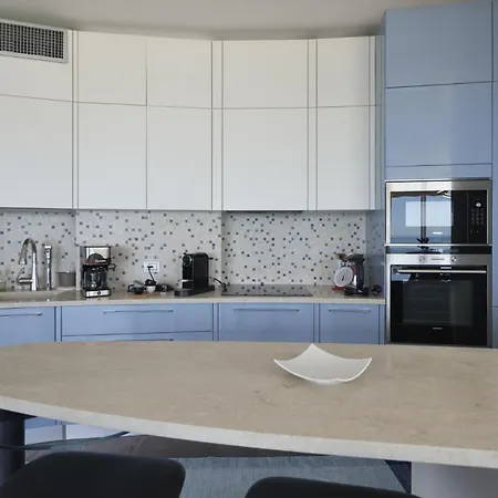 Luxury Seafront With Private Parking And Civitanova Marche
