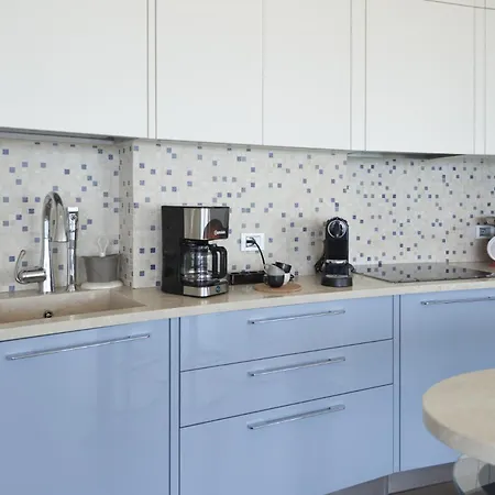 Luxury With Parking By Host Hero דירה