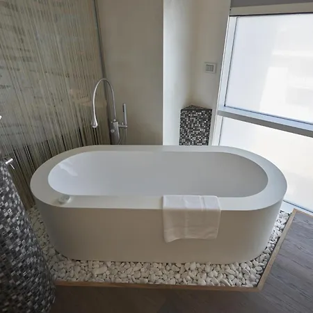 Luxury Seafront With Private Parking And * Civitanova Marche