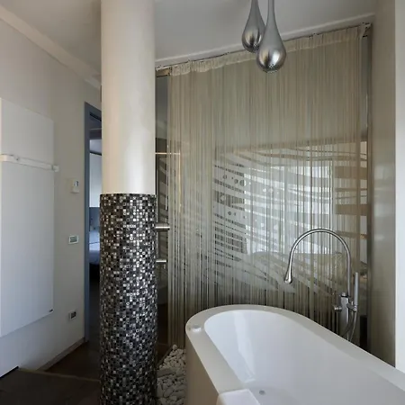Luxury Seafront With Private Parking And