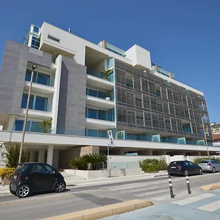 Luxury Seafront With Private Parking And Appartamento