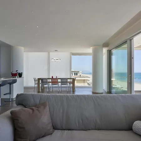 דירה Luxury With Parking By Host Hero