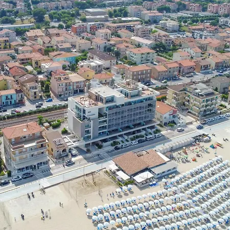 Appartamento Luxury Seafront With Private Parking And