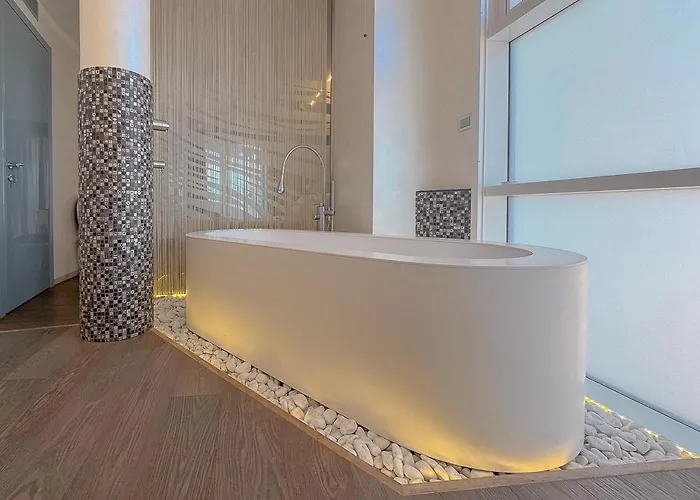 Apartment Luxury Seafront Apartment, Parking And By Host Hero Civitanova Marche