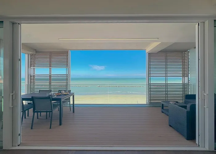 Apartment Luxury Seafront Apartment, Parking And By Host Hero *